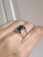 Load image into Gallery viewer, A person wearing the Kathrin Jona Leopard Opal Silver Signet Ring S.
